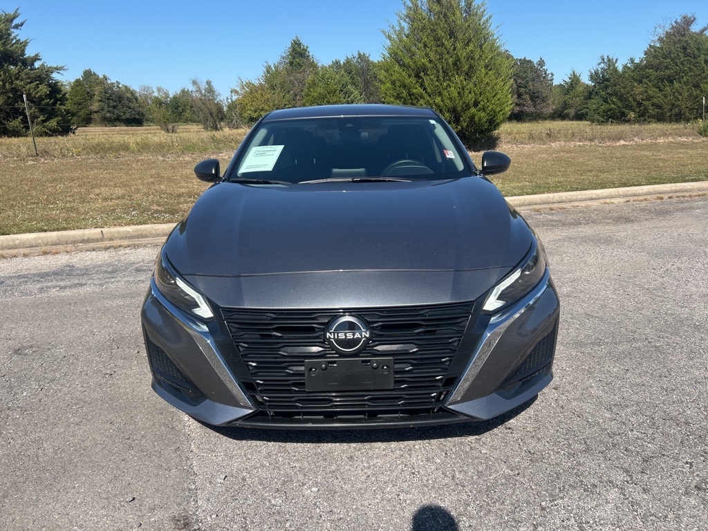 2024 Nissan Altima 2.5 SV photo 2