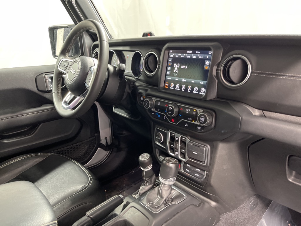 2023 Jeep Wrangler Sahara 4xe photo 27