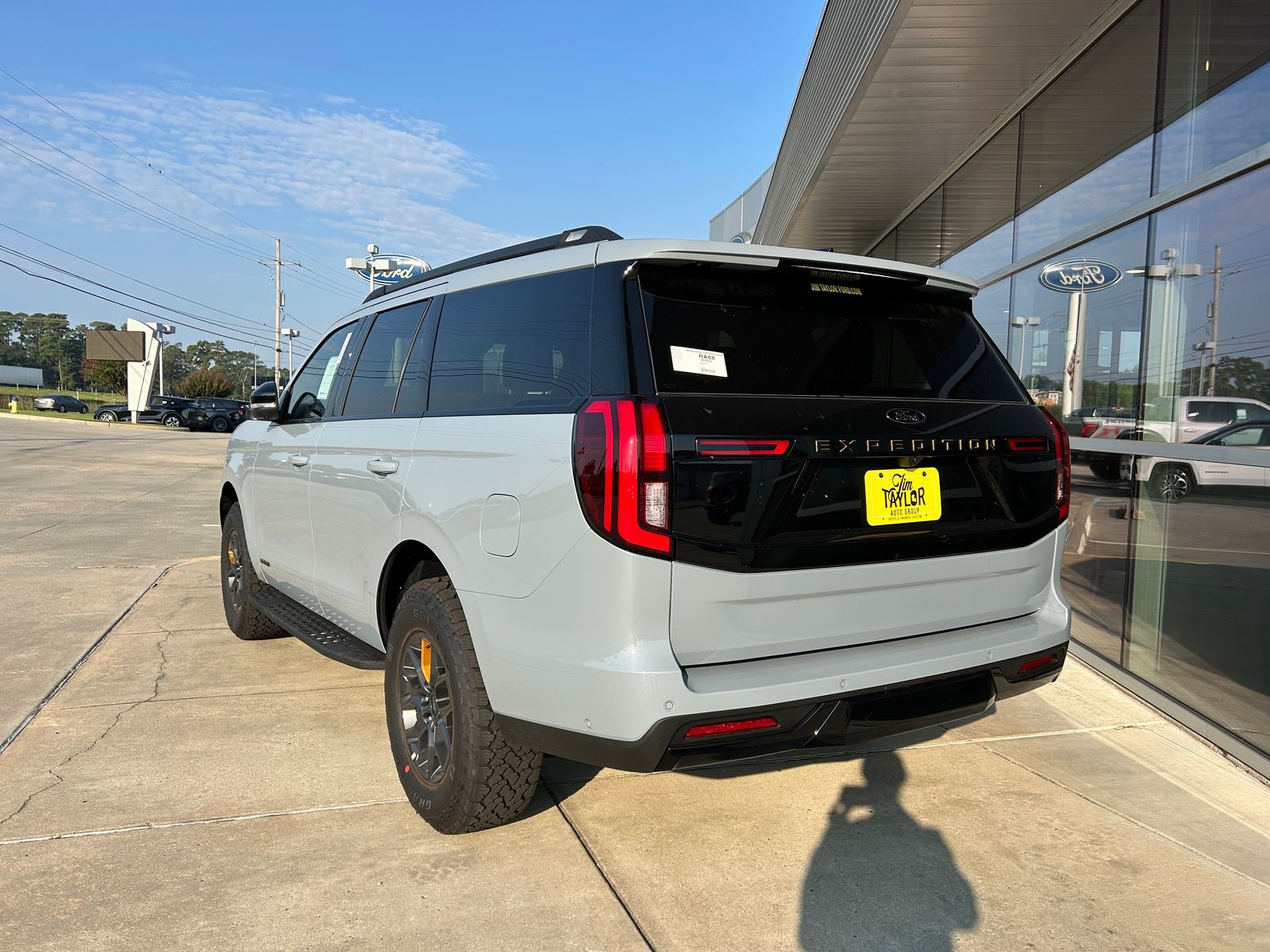 2025 Ford Expedition photo 8