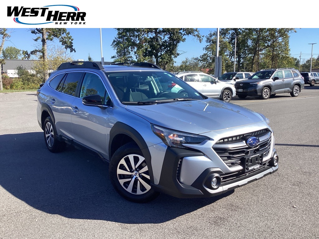 2025 Subaru Outback Premium's photo