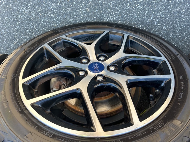 2017 Ford Focus SEL photo 9
