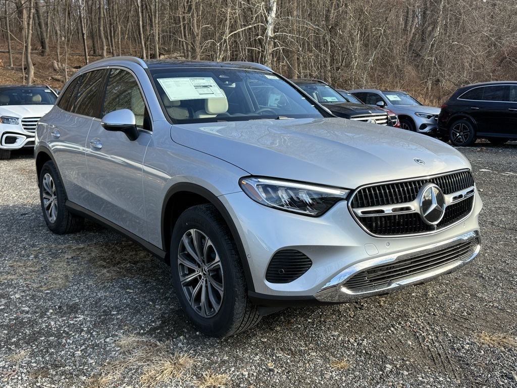 2026 Mercedes-Benz GLC Base's photo