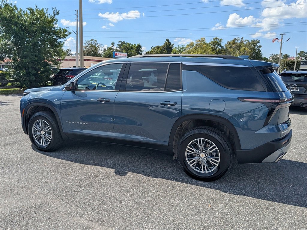 2025 Chevrolet Traverse photo 4
