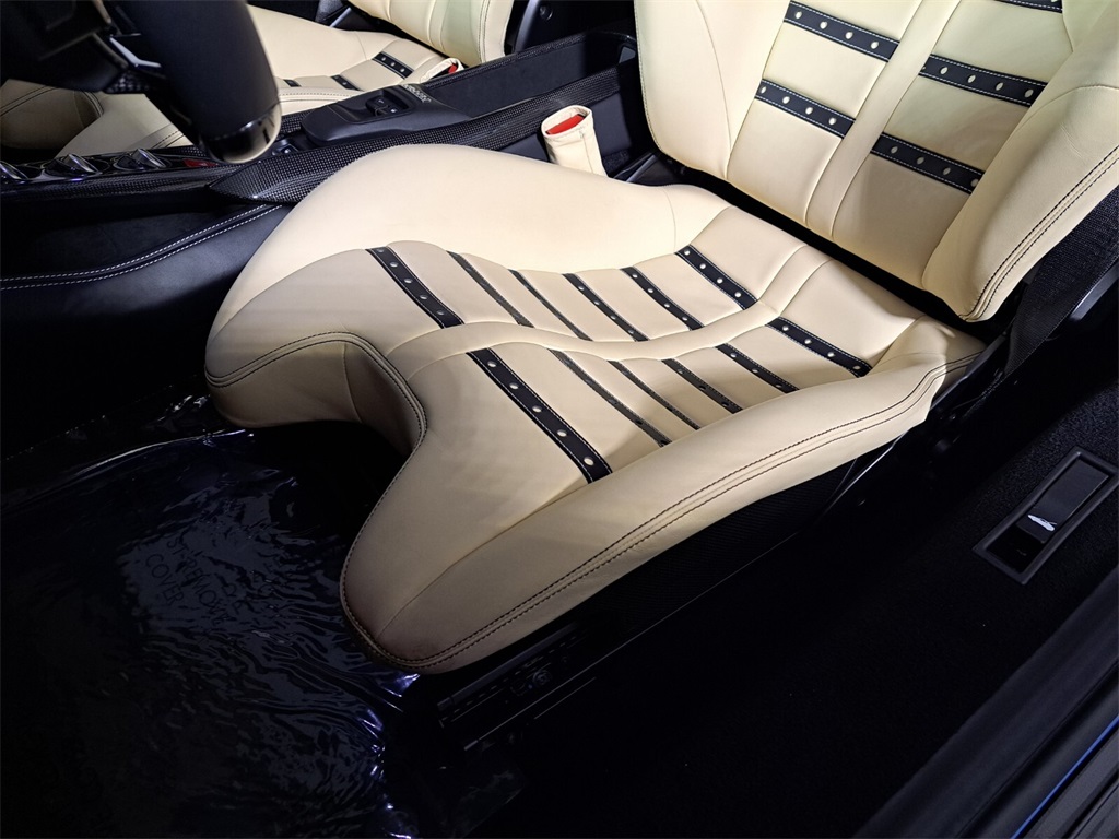 Certified Used 2023 Blu Corsa Ferrari Base image 16