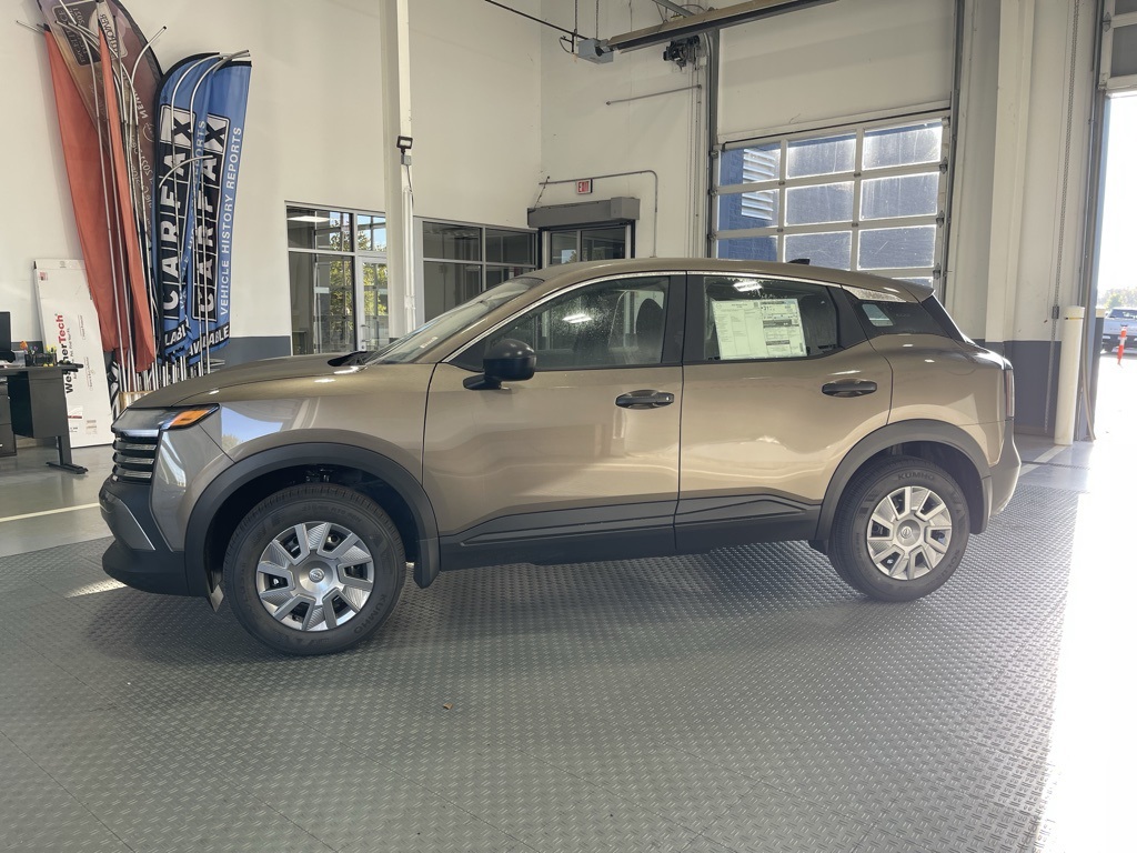 2026 Nissan Kicks S photo 4