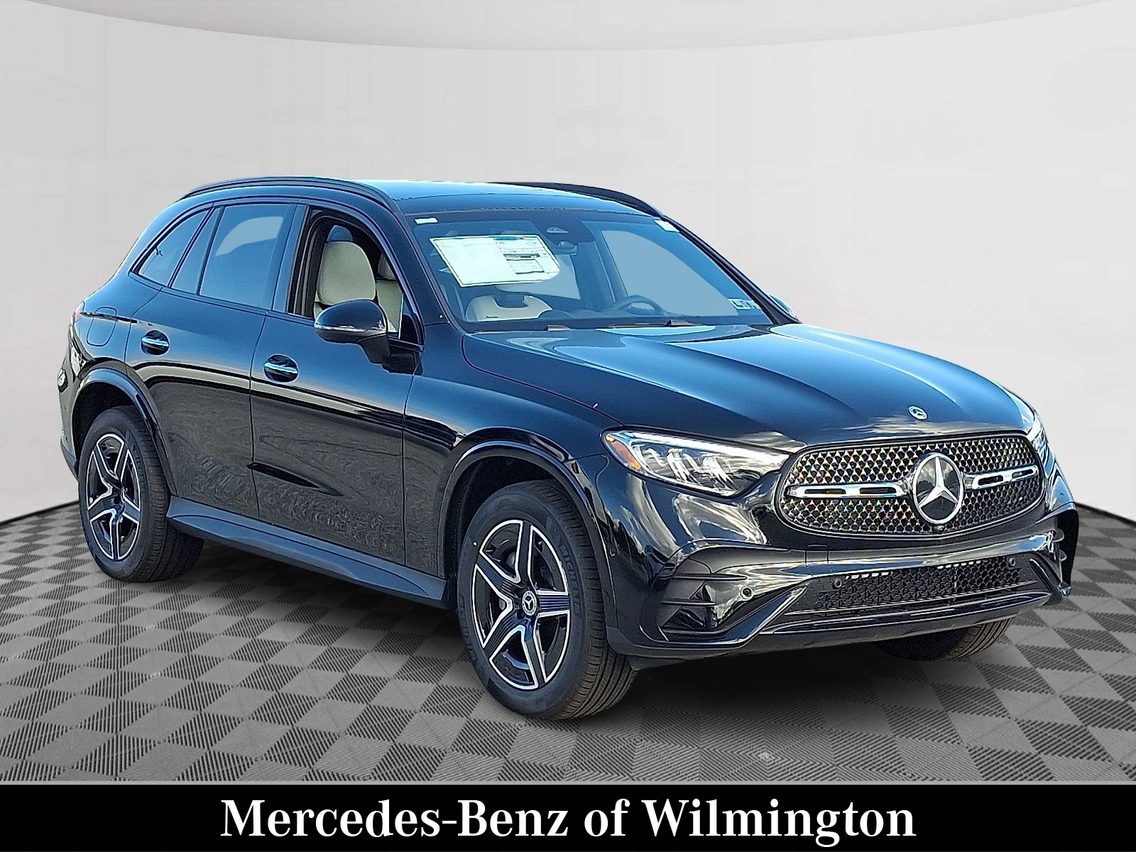 2025 Mercedes-Benz GLC Base's photo