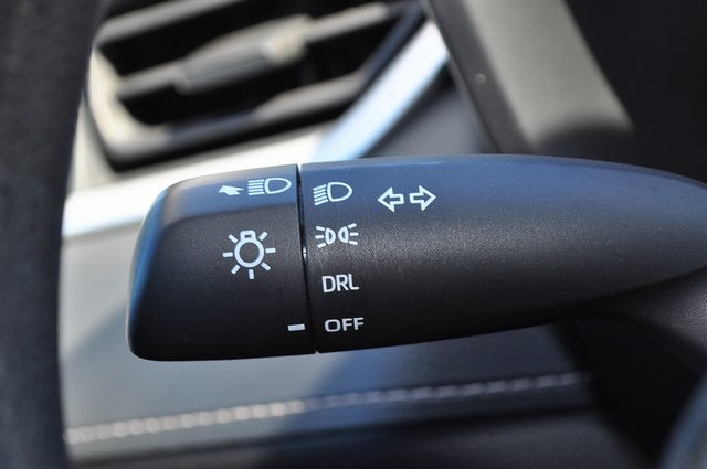 2020 Toyota RAV4 LE photo 32