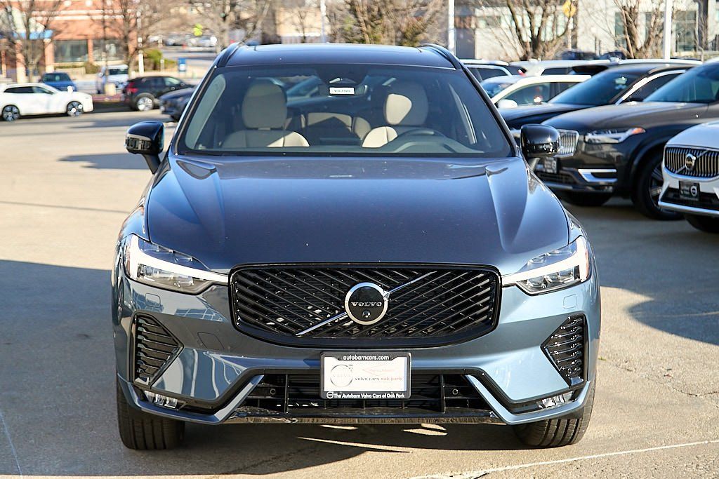 2026 VOLVO XC60 - Image 4
