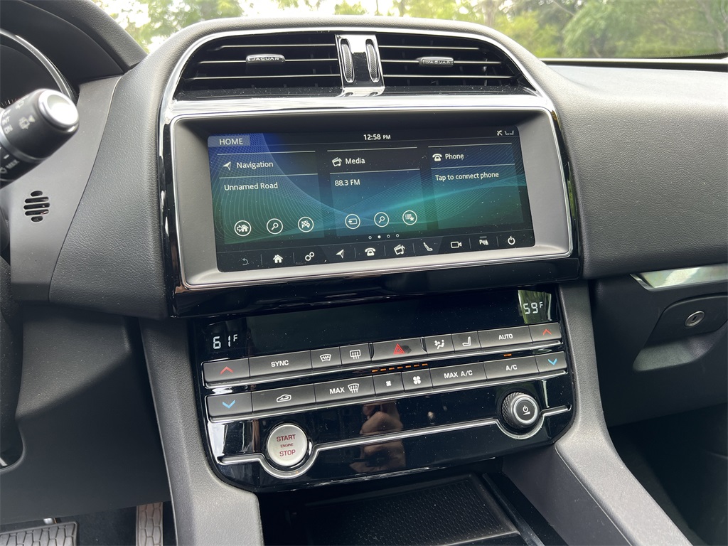 2020 Jaguar F-PACE Premium photo 24
