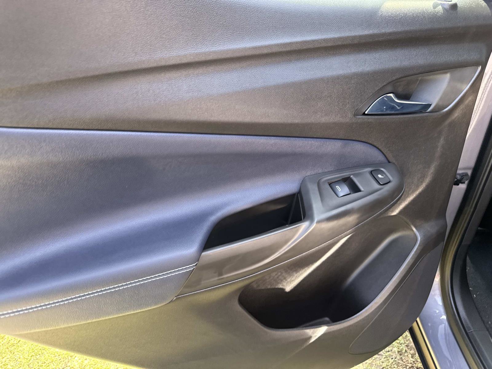 2022 Chevrolet Bolt EUV Premier photo 9