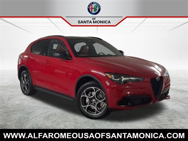 2025 Alfa Romeo Stelvio Base's photo