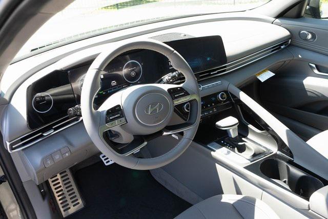 2025 Hyundai Elantra Hybrid SEL Sport photo 4