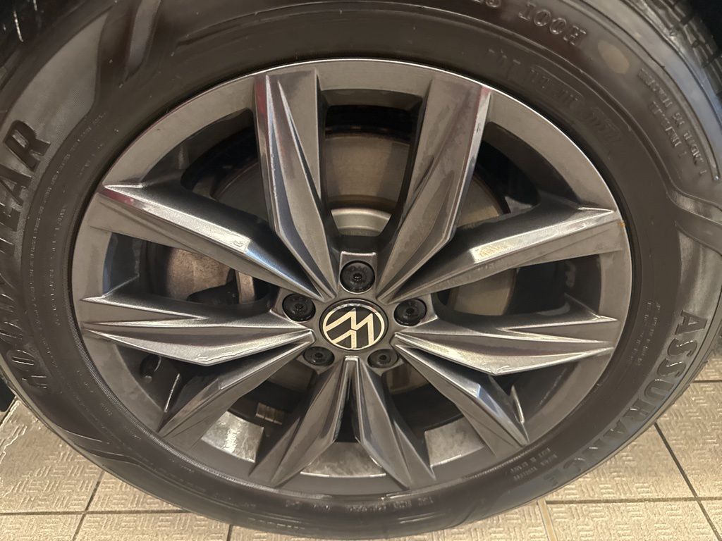 2022 Volkswagen Tiguan SE photo 4