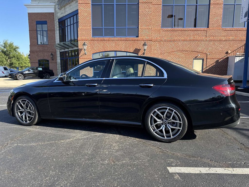 2022 Mercedes Benz E 350 4MATIC photo 3