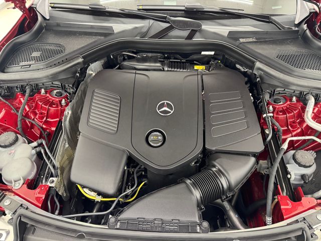 2025 Mercedes Benz GLC 300 photo 14