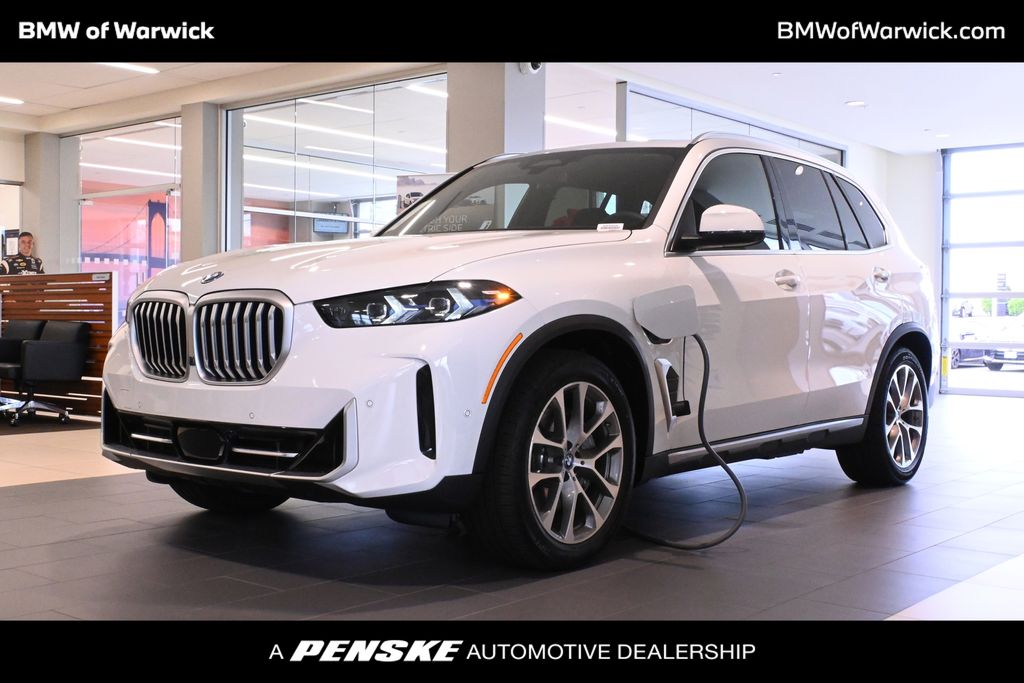 2025 BMW X5 50e's photo