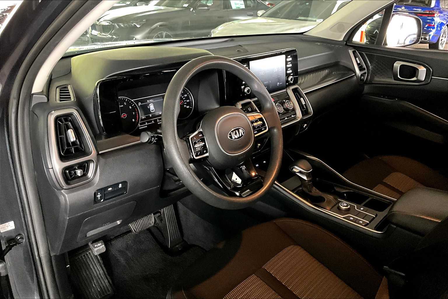 2021 Kia Sorento LX photo 17