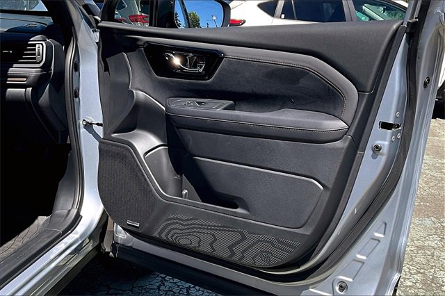 2025 Subaru Forester Touring photo 24