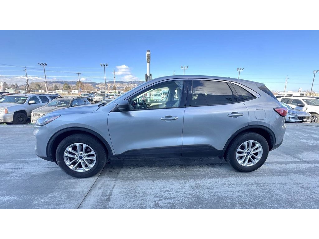 2022 Ford Escape SE photo 2