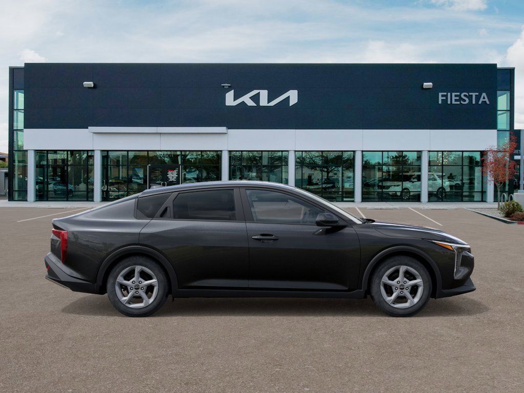 2025 Kia K4 LXS photo 7