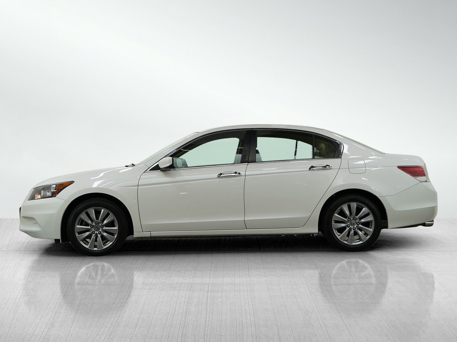 Used 2011 Honda Accord EX-L V6 with VIN 1HGCP3F86BA028195 for sale in Burnsville, Minnesota