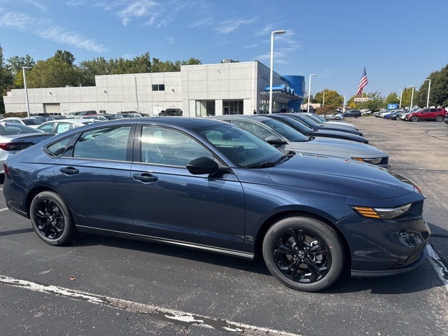 2025 Honda Accord SE photo 9