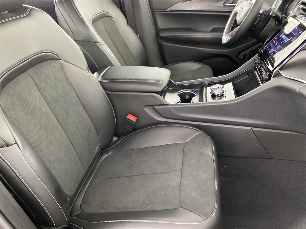 2025 Jeep Grand Cherokee Altitude X photo 32