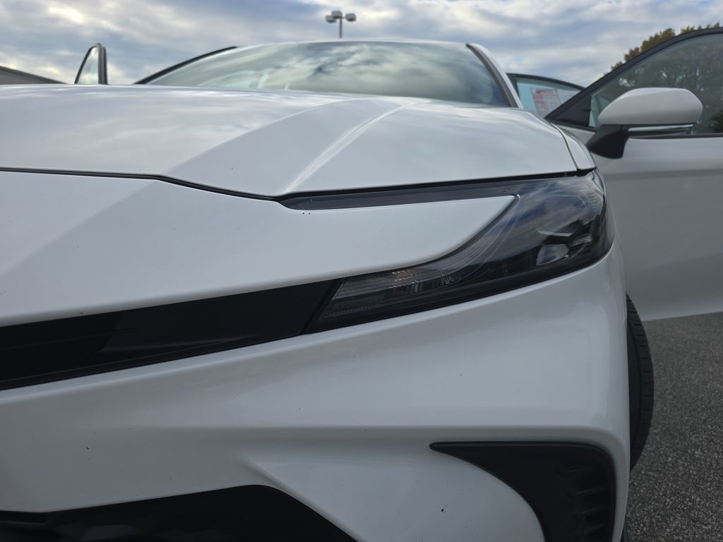 2025 Toyota Camry SE photo 31