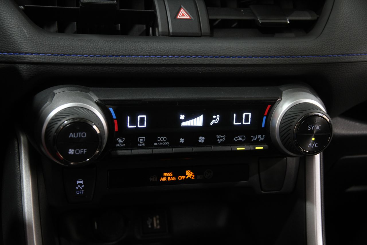 2024 Toyota RAV4 Hybrid SE photo 14