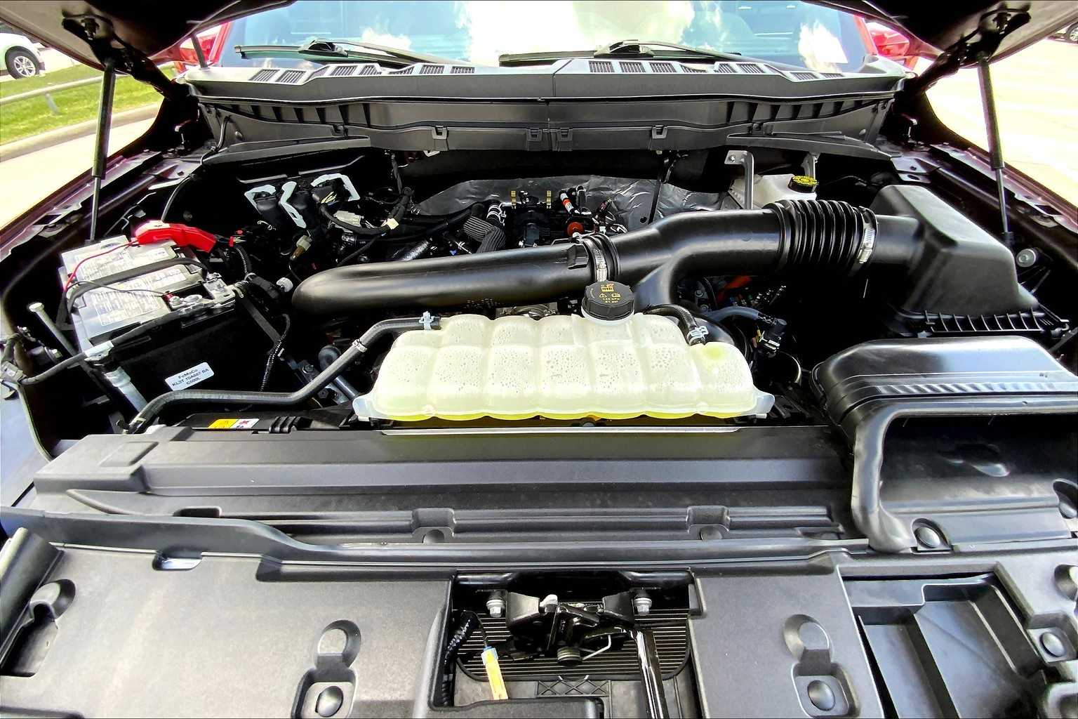 2025 Ford F-150 Platinum photo 30