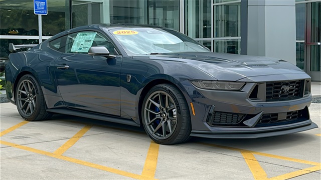 2025 Ford Mustang Dark Horse's photo