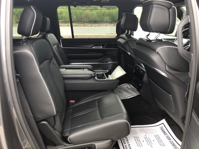 2024 Jeep Grand Wagoneer L II photo 31