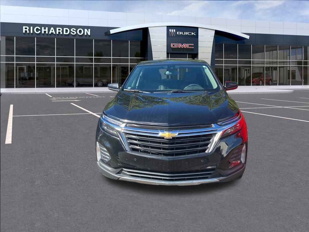 2022 Chevrolet Equinox LT photo 2