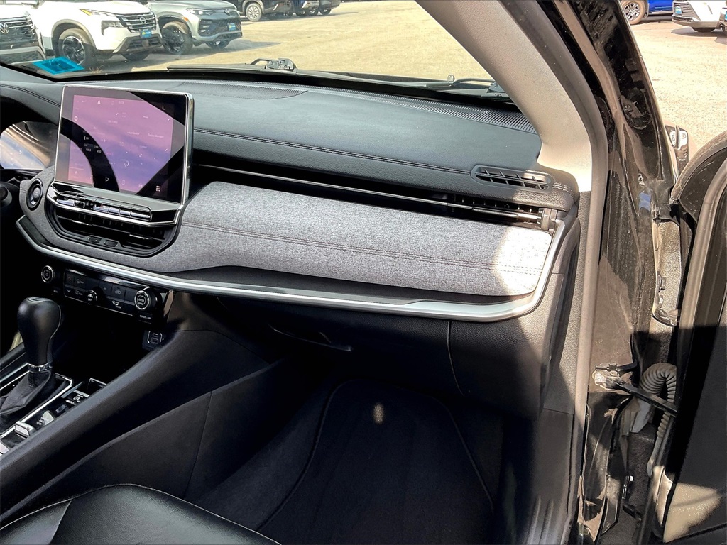 2022 Jeep Compass Latitude Lux photo 12