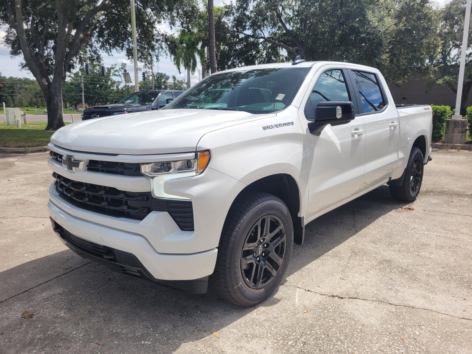 2025 Chevrolet Silverado 1500 RST photo 3