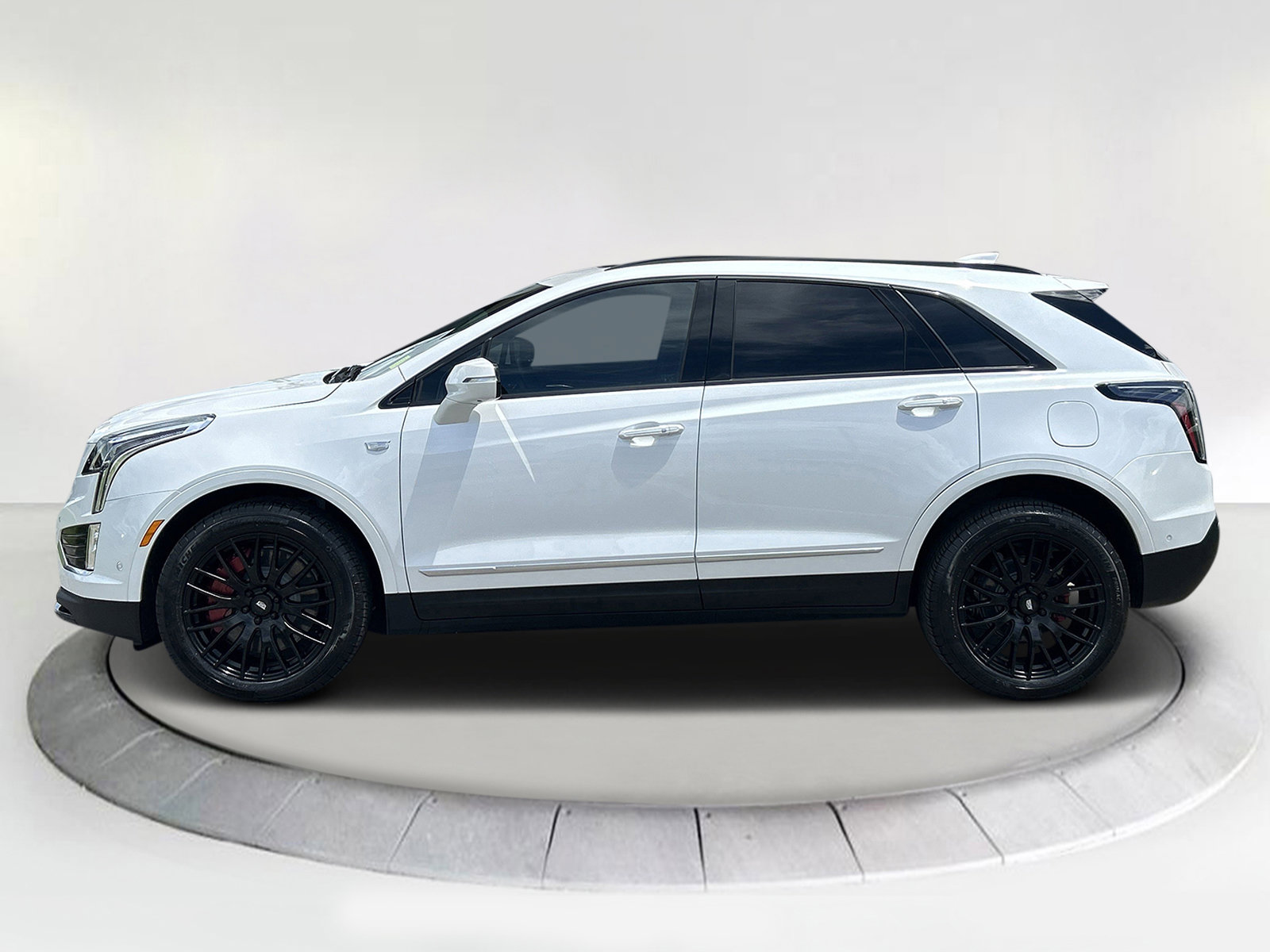 2025 Cadillac XT5 Sport photo 2
