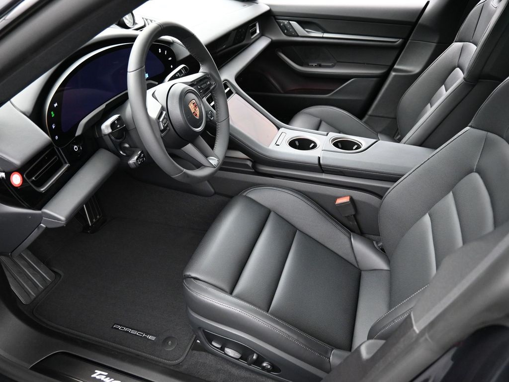 2025 Porsche Taycan 4S photo 3