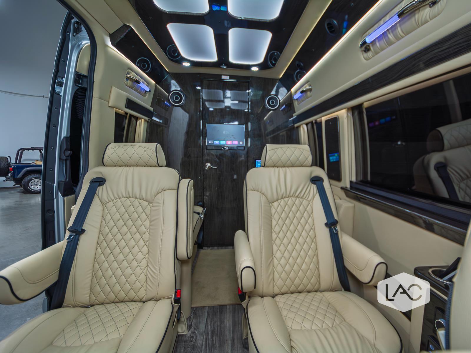 2022 Mercedes Benz Sprinter Cargo Van photo 6