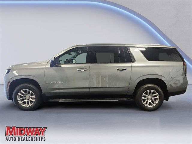 2025 Chevrolet Suburban LT photo 2
