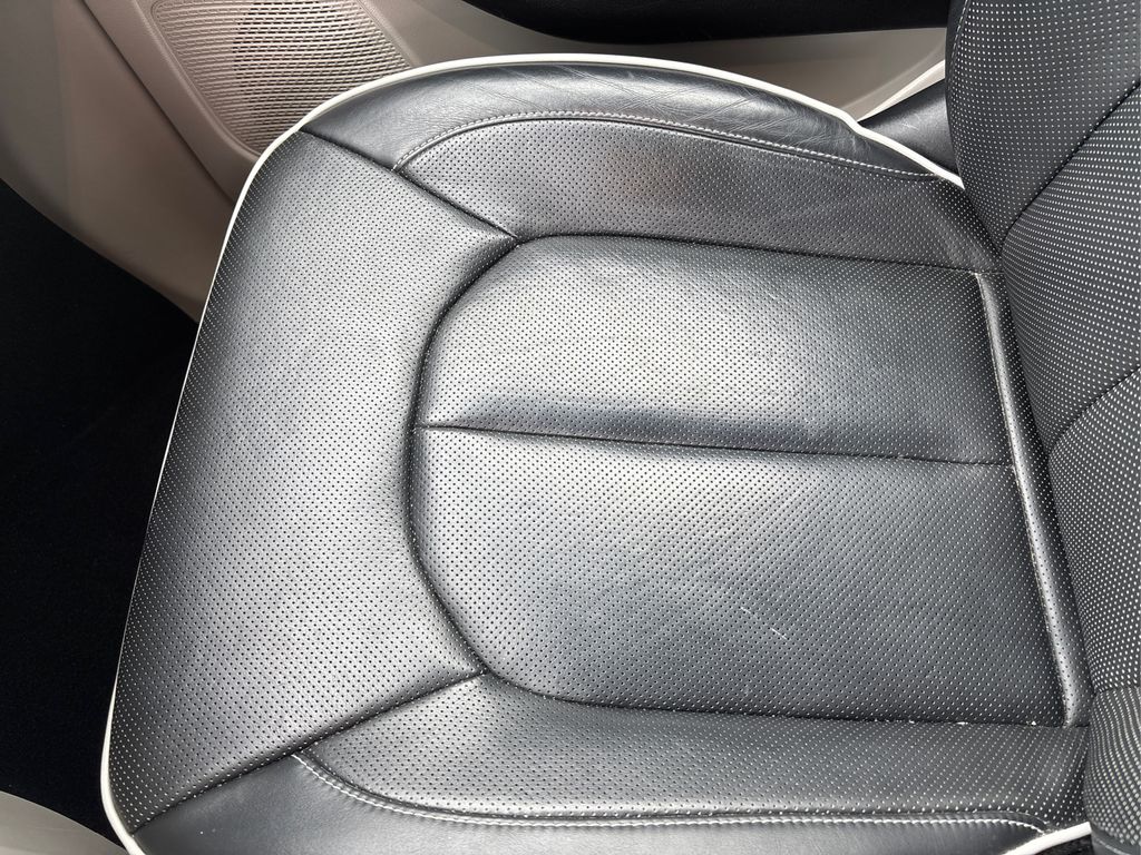 2021 Chrysler Pacifica Hybrid Limited photo 34