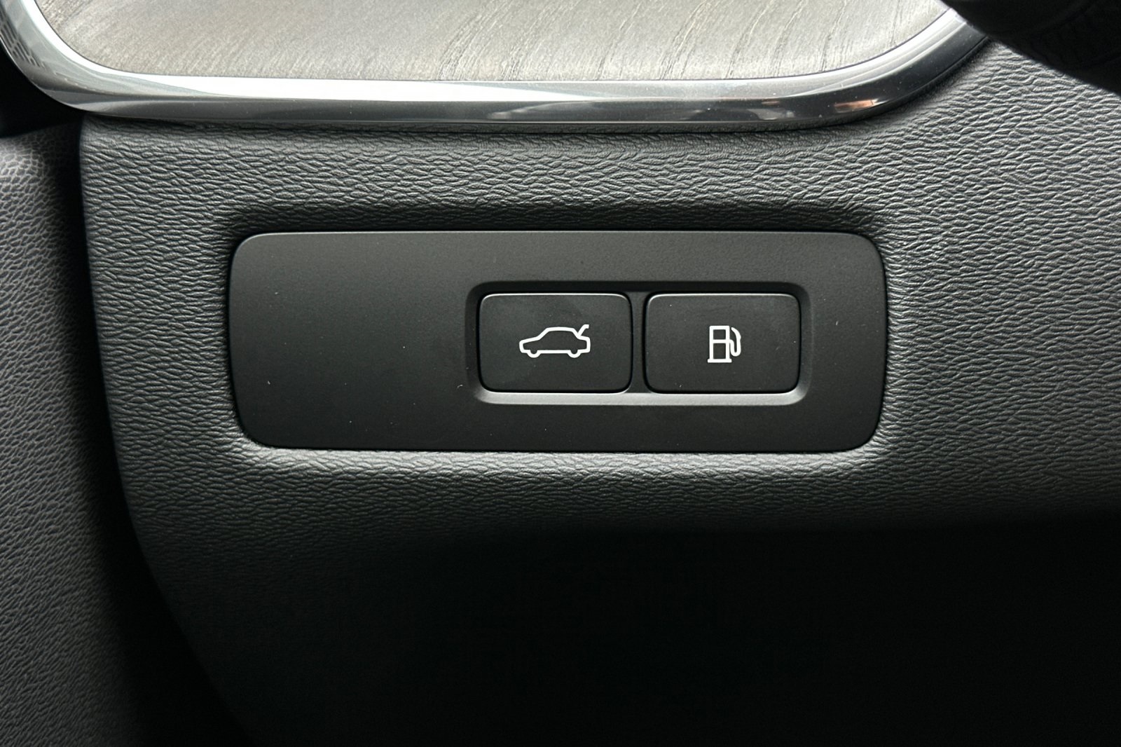 2025 Volvo XC60 Hybrid T8 Plus photo 27