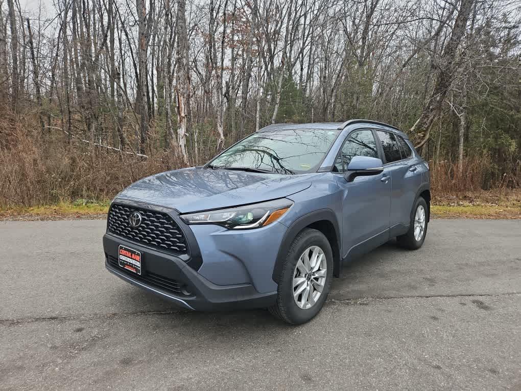 2023 Toyota Corolla Cross LE's photo