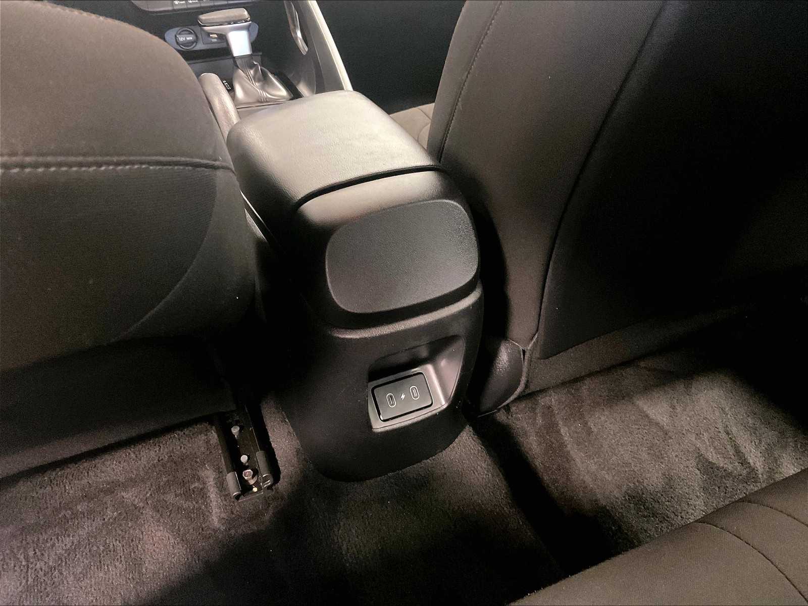 2024 Hyundai Elantra SEL photo 27