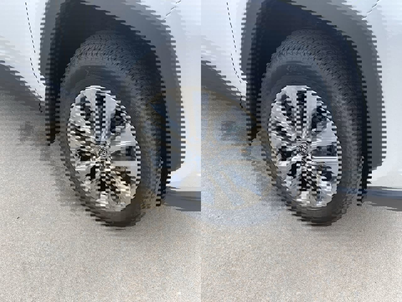 2T3A1RFV3SW558335