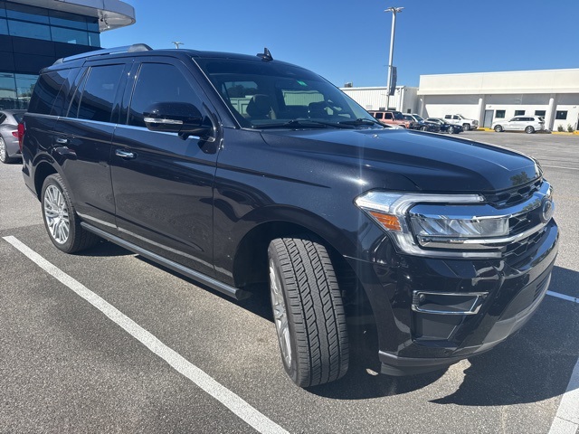 2024 Ford Expedition Limited photo 2