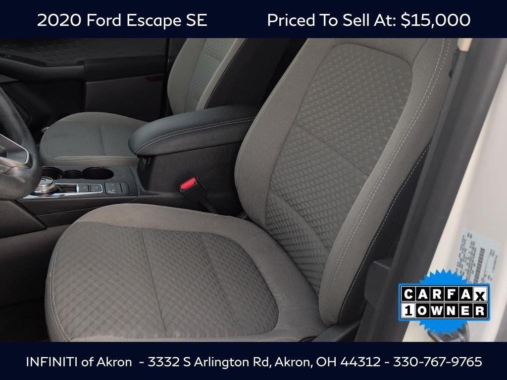 2020 Ford Escape SE photo 4