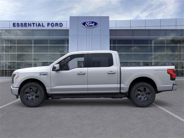 2025 Ford F-150 Lightning Lariat photo 2