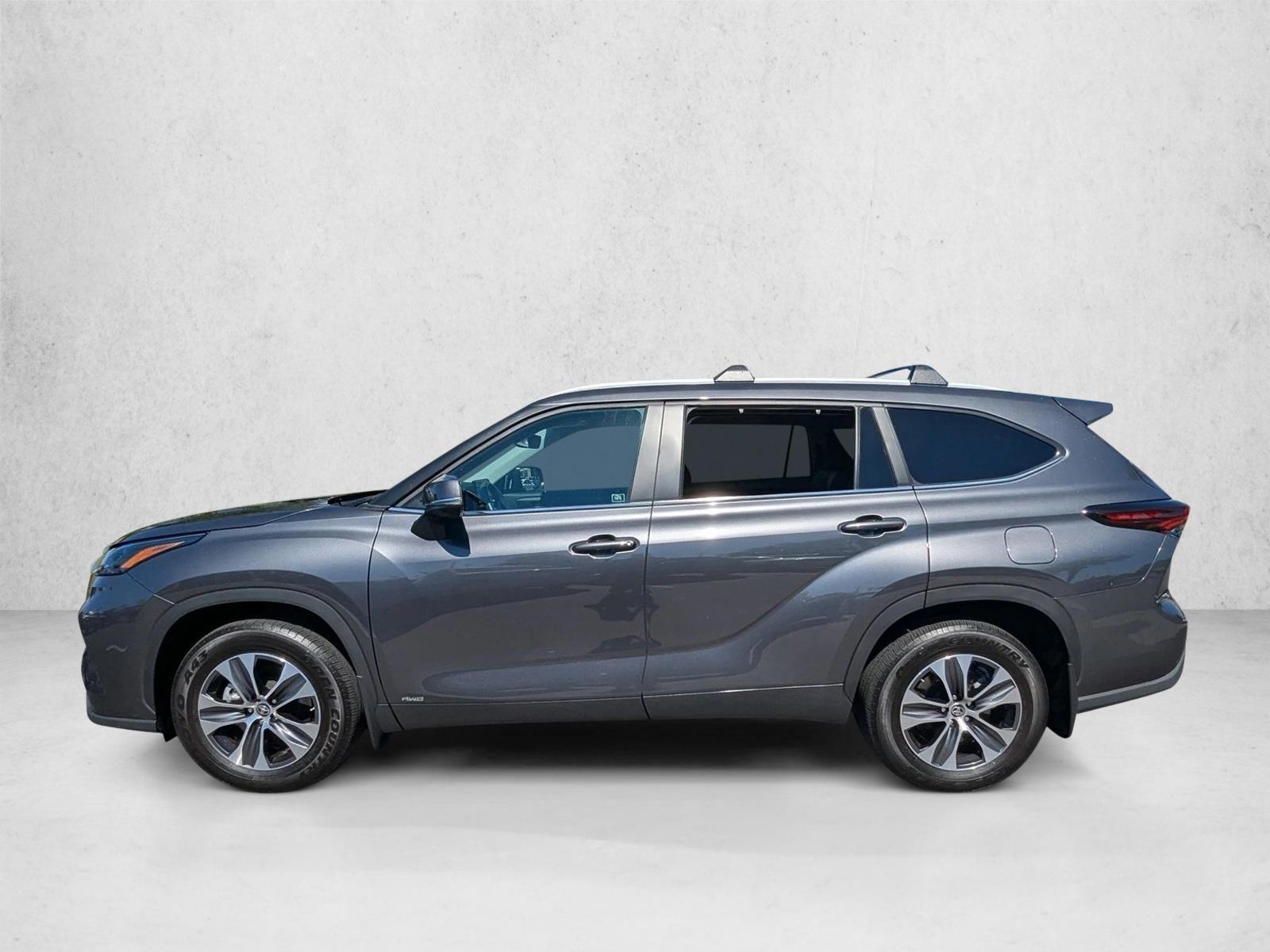 2024 Toyota Highlander Hybrid XLE photo 6