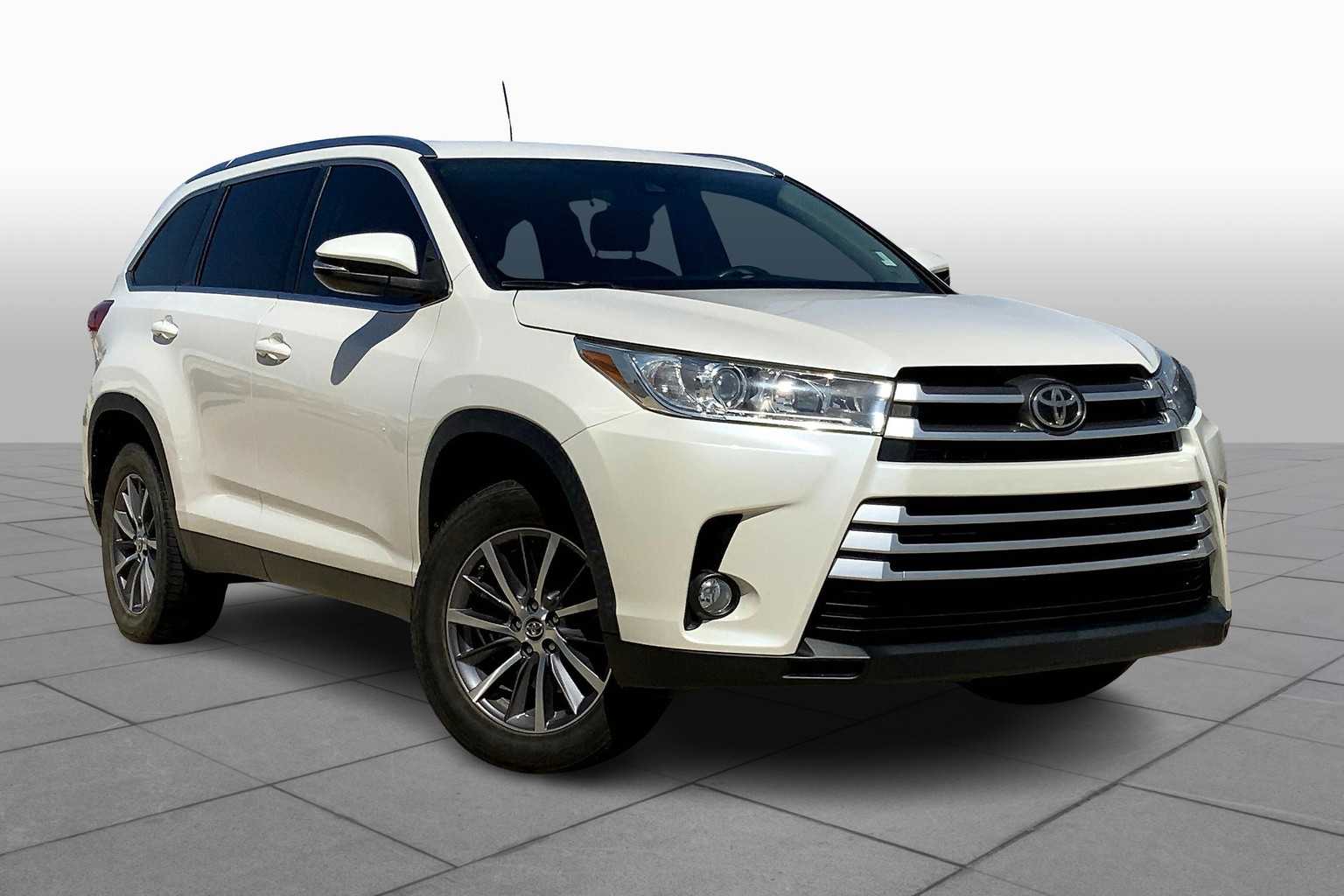 2019 Toyota Highlander XLE photo 2