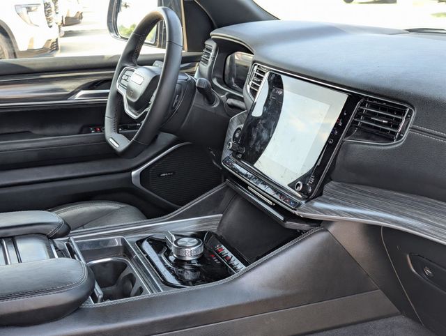 2023 Jeep Wagoneer L Series II photo 30
